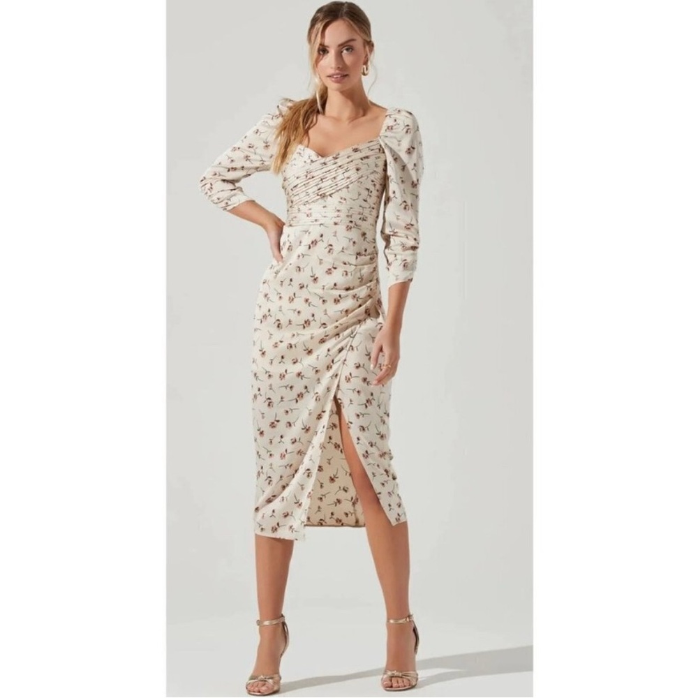 Astr Evana Midi Dress Featuring a Ruched Sweetheart Neckline!!